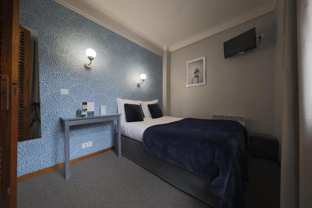 Double Room | In-room safe, individually decorated, individually furnished, desk
