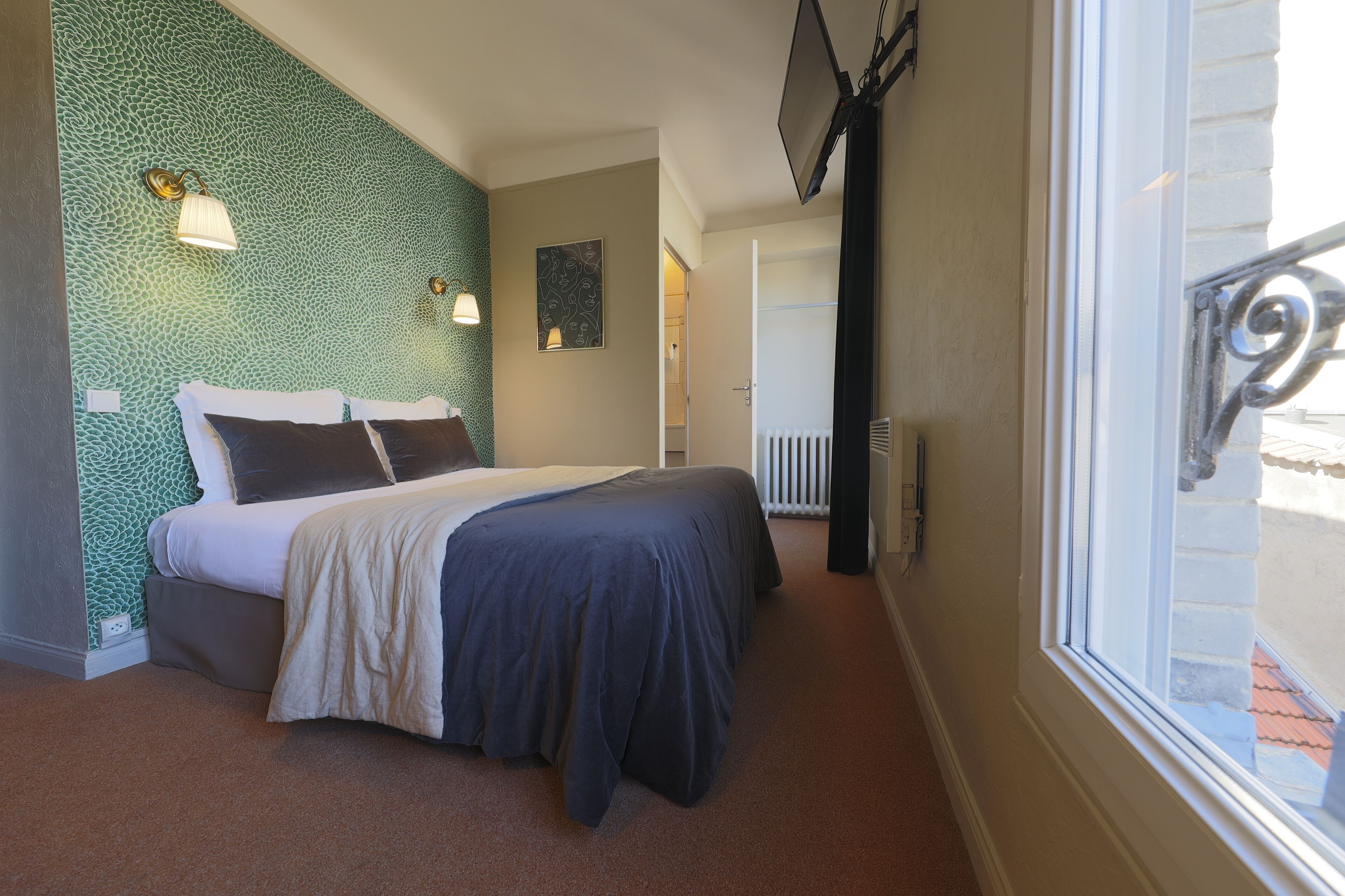 superior room | in-room safe, individually decorated, individually furnished, desk