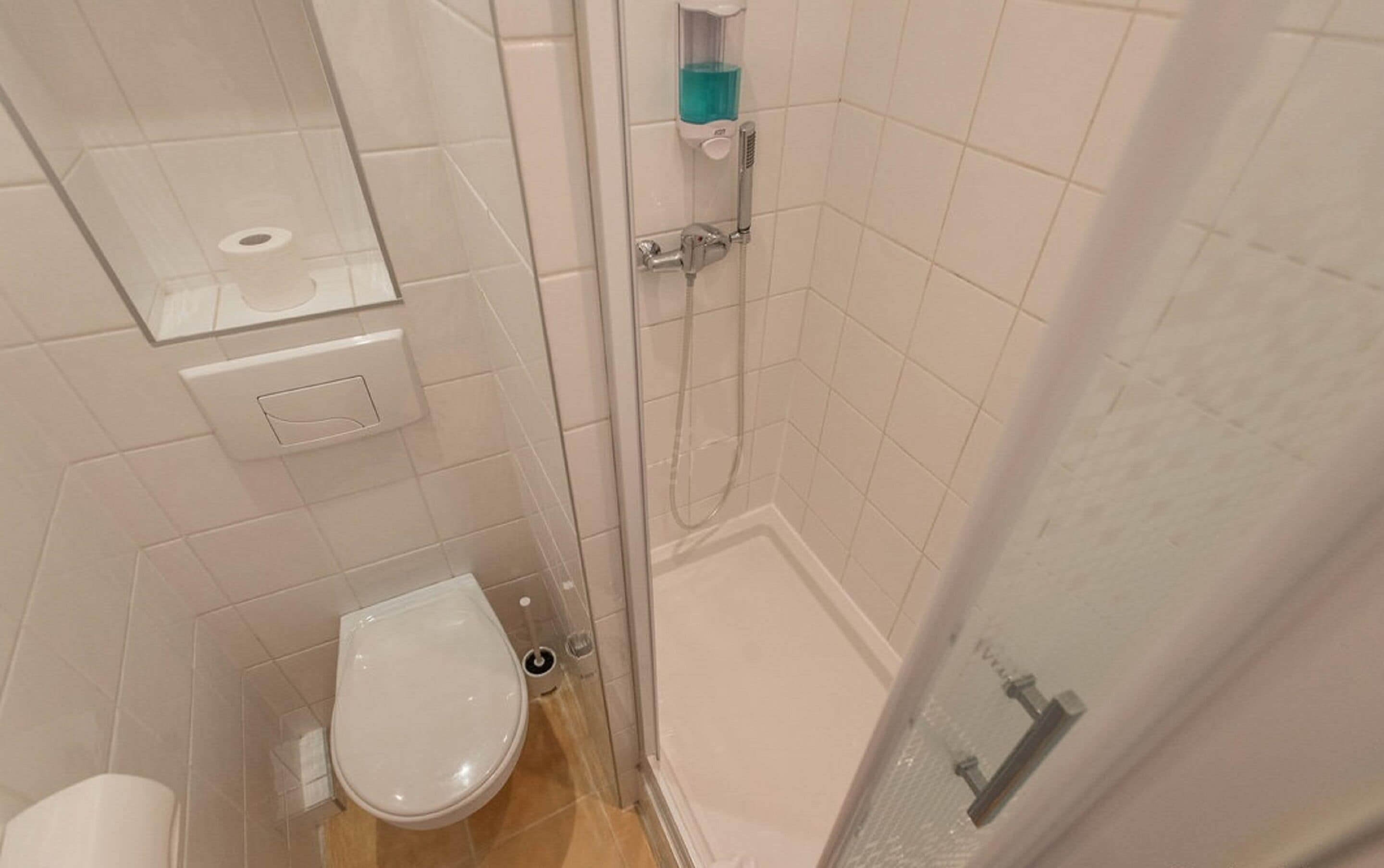 twin room | bathroom | shower, eco-friendly toiletries, hair dryer, towels