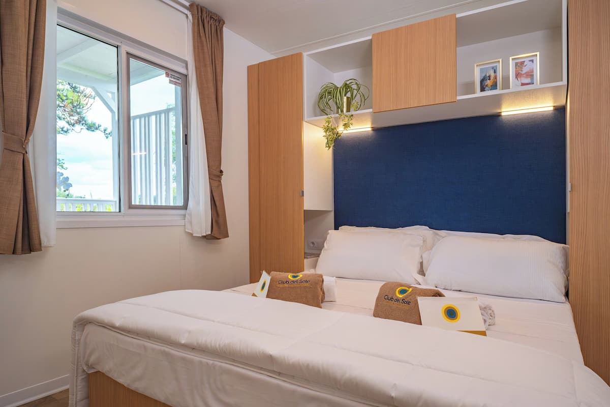 Casa rodante superior | 2 habitaciones, wifi gratis y ropa de cama