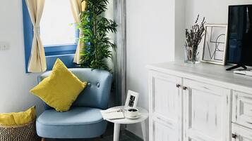 Romantic Room, Garden View | Living area