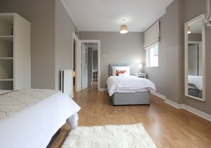 Familienapartment, eigenes Bad (McGlynn Suite)