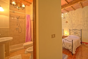 Panoramic-Villa, eigener Pool | 5 Schlafzimmer, Bettwäsche aus ägyptischer Baumwolle
