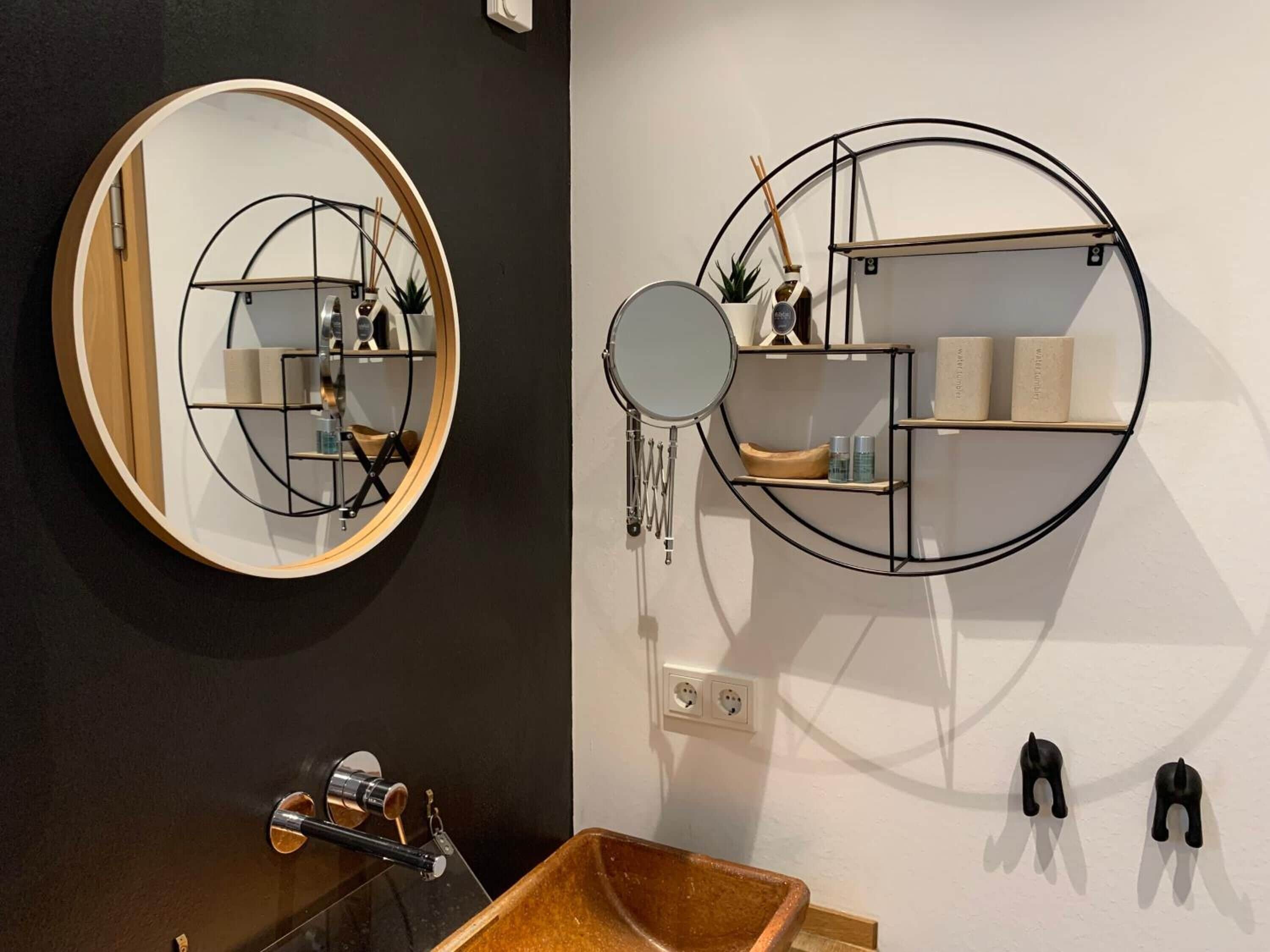 shower, free toiletries, towels