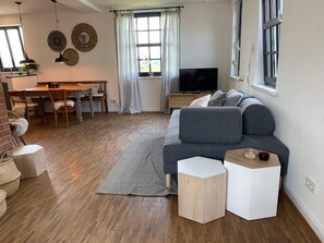 Flat-screen TV - Haus & Hof (Perl)