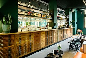 Bar (in der Unterkunft)