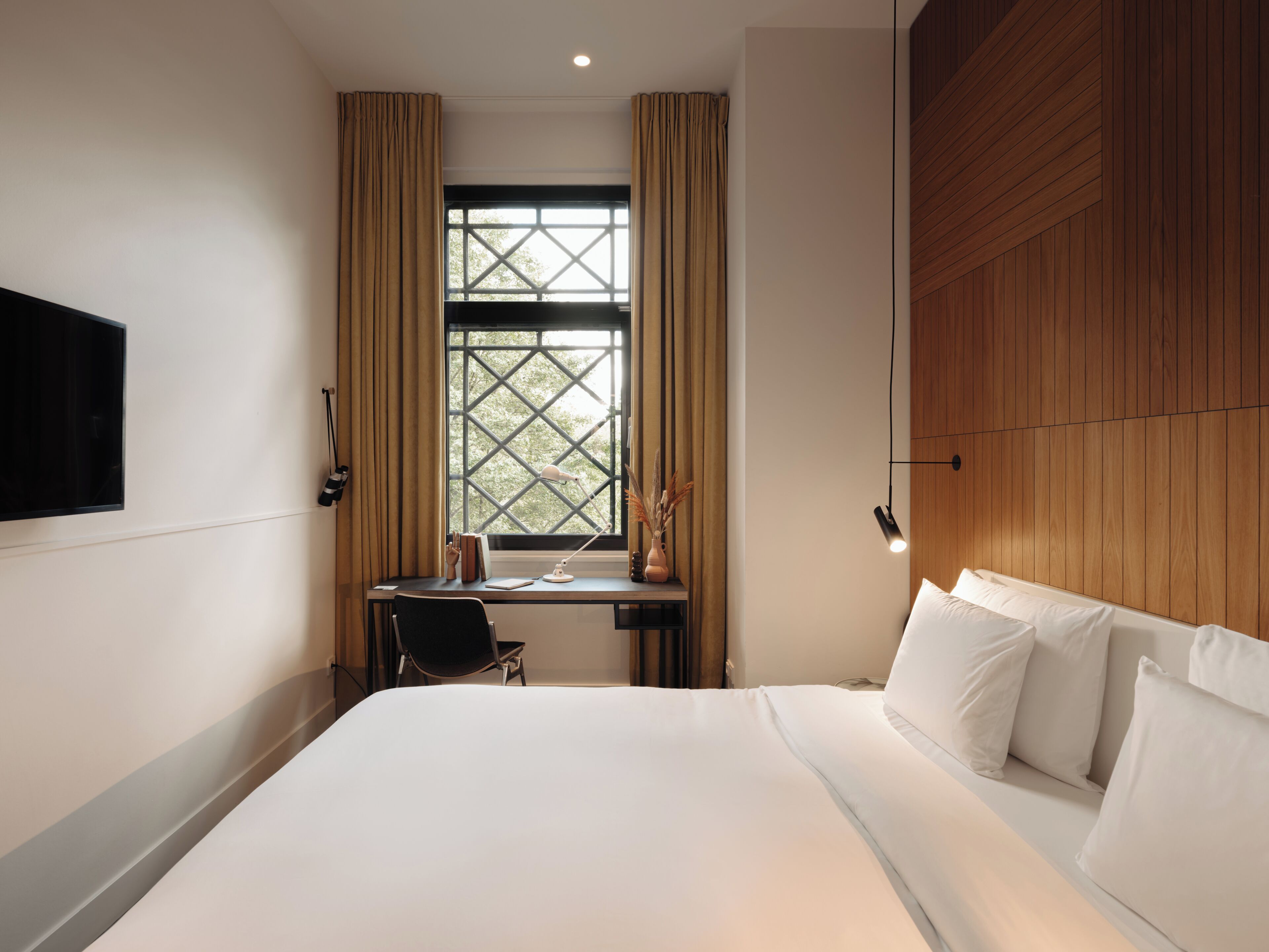 triple room | in-room safe, desk, iron/ironing board, cots/infant beds