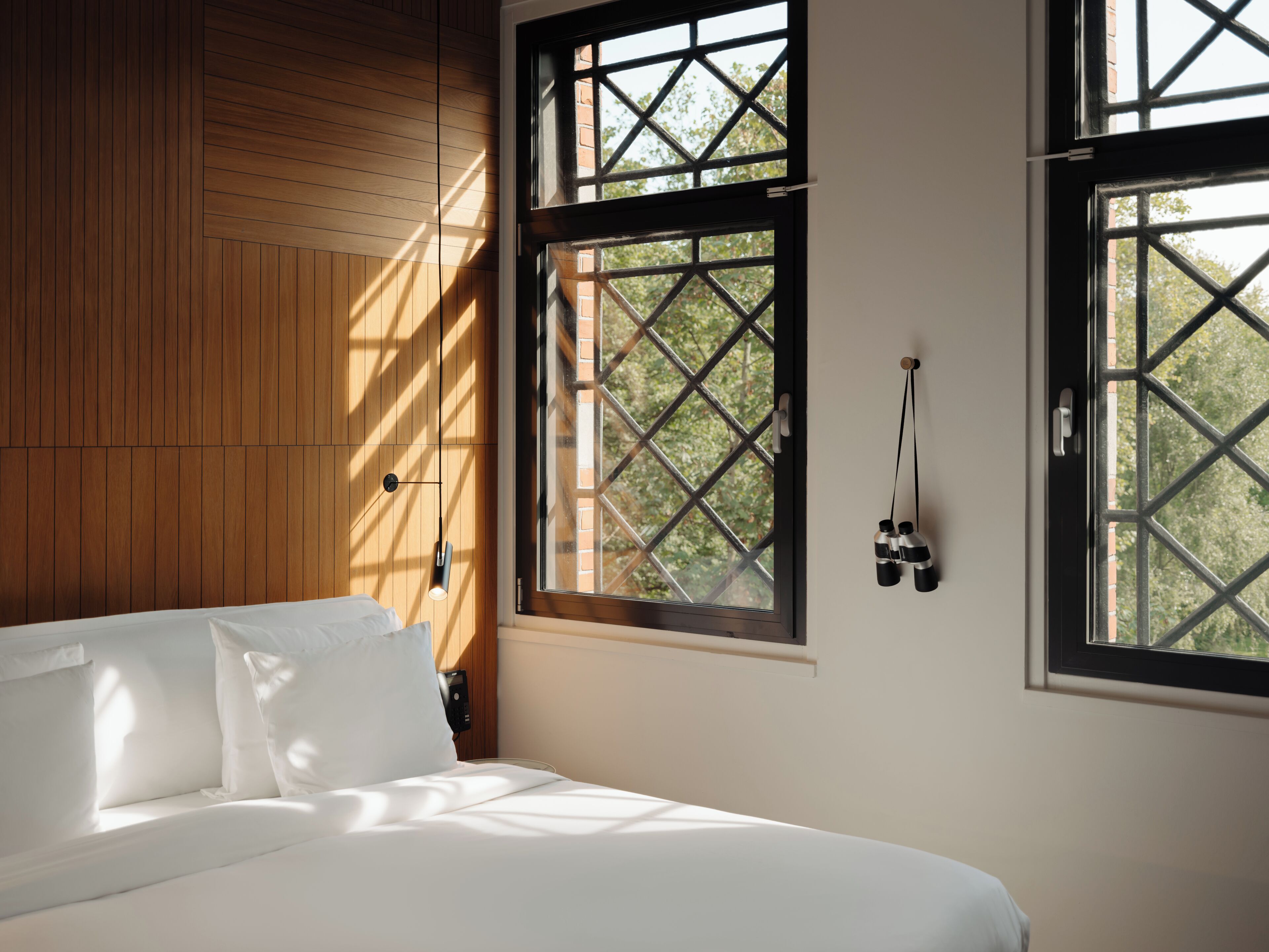 Conscious Wow Room, Park view | 客房内保险箱、办公桌、熨斗/熨板、婴儿床