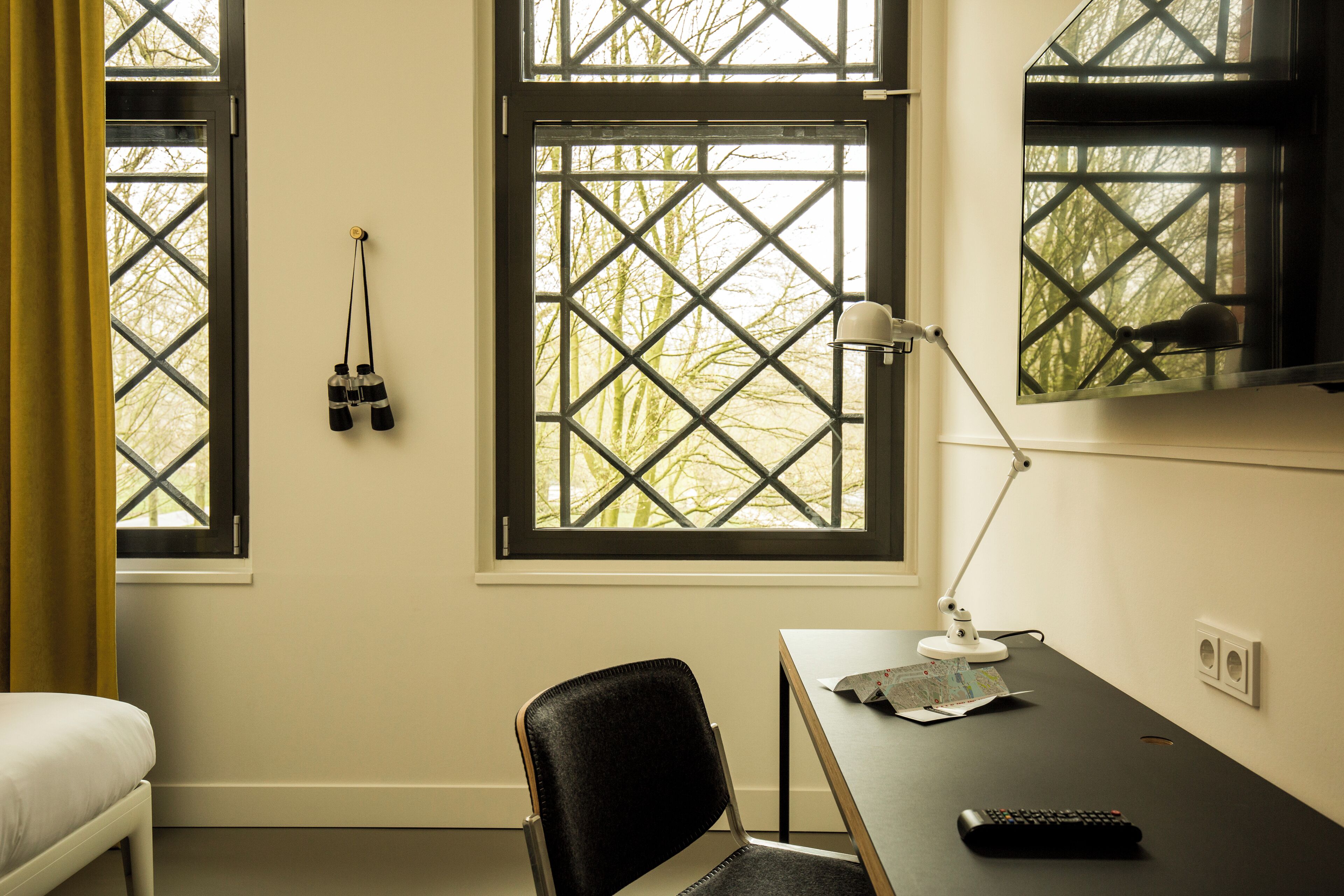 big double room | in-room safe, desk, iron/ironing board, cots/infant beds