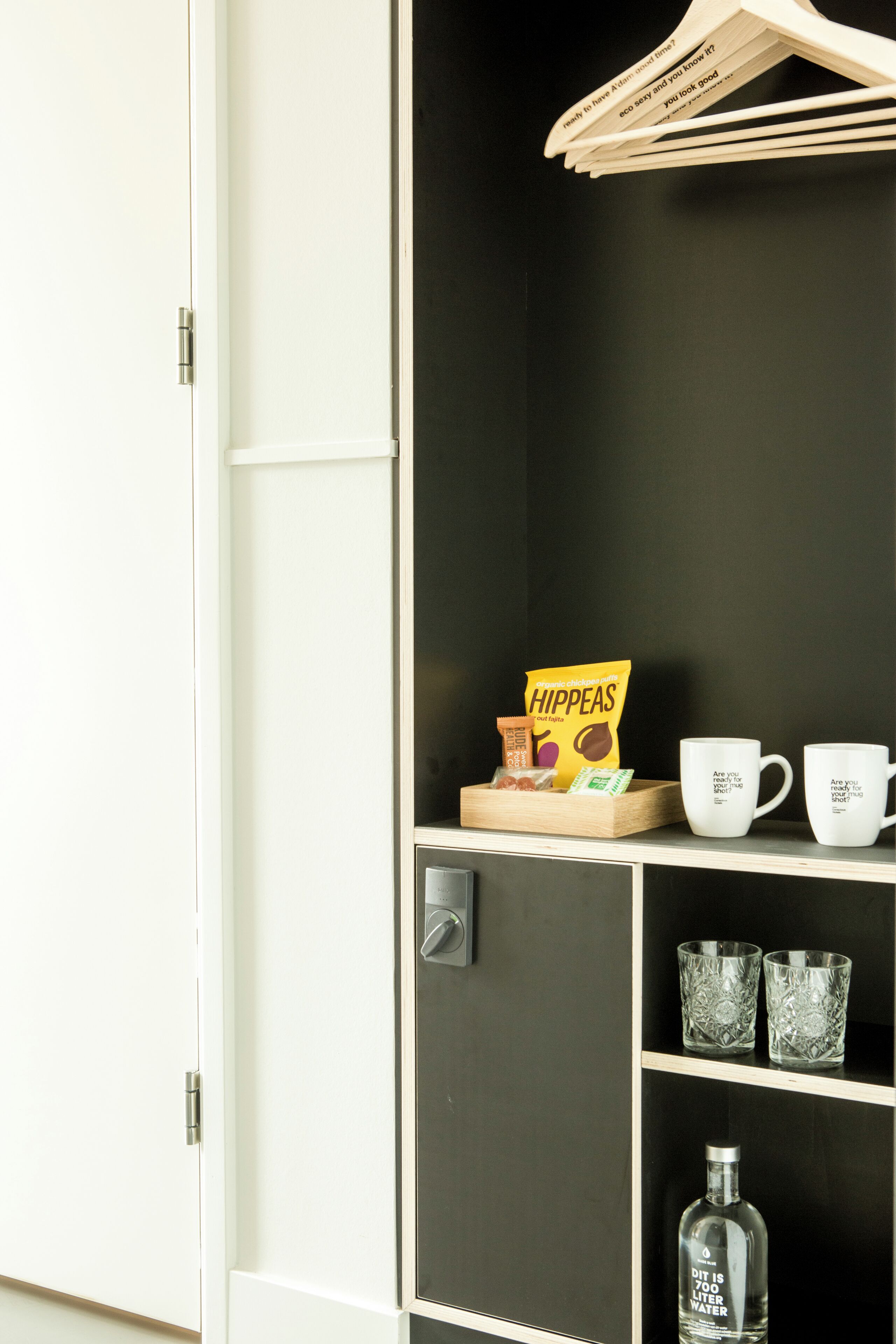 big double room | in-room safe, desk, iron/ironing board, cots/infant beds