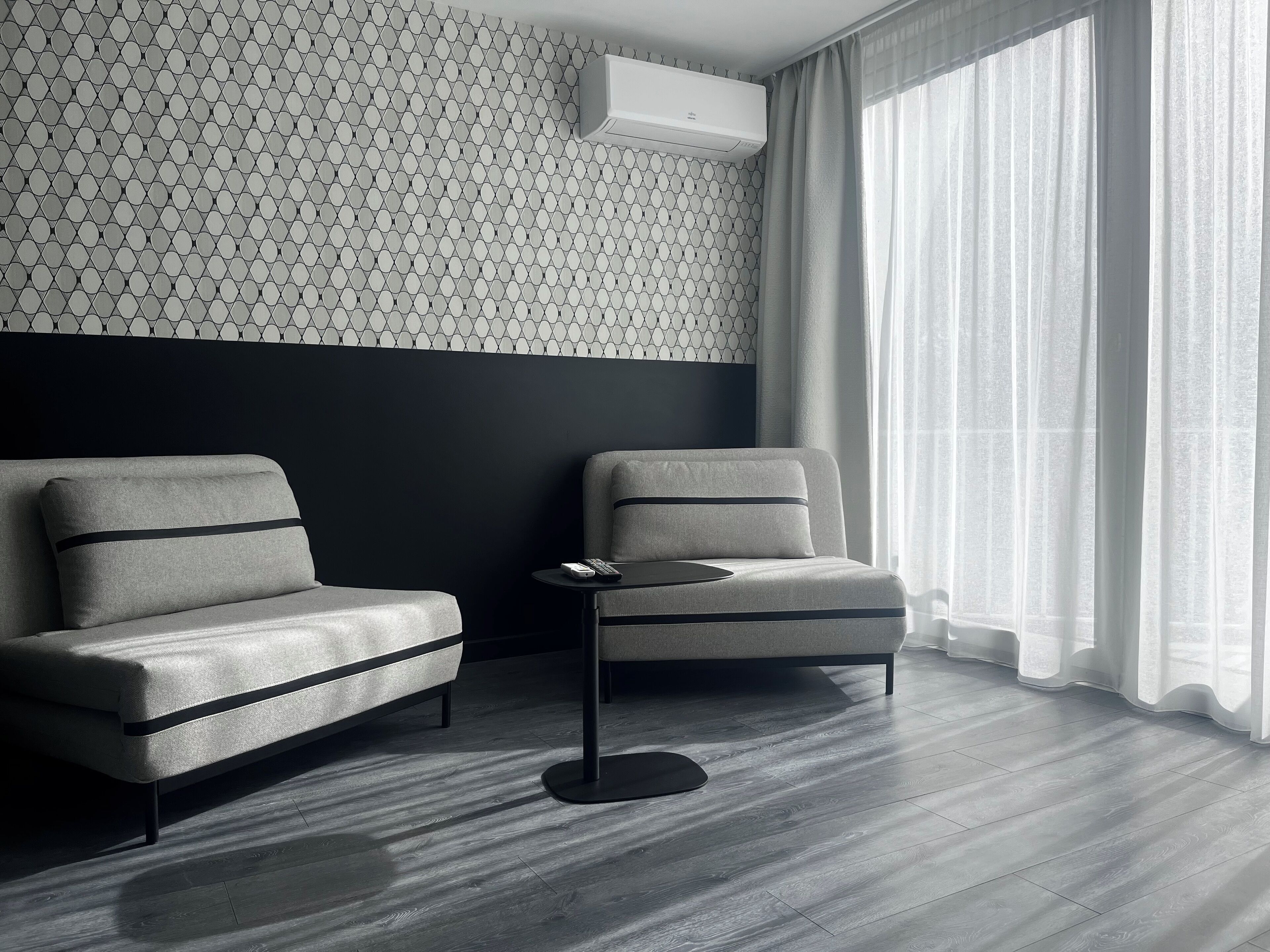 套房 | 起居区 | 32-英寸纯平电视 （配备卫星频道）、电视