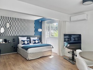 Ropa de cama de alta calidad y minibar 