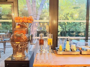 Daily buffet breakfast for a fee - Le Prose Hôtel (La Grande-Motte)