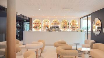 Bar (in der Unterkunft)