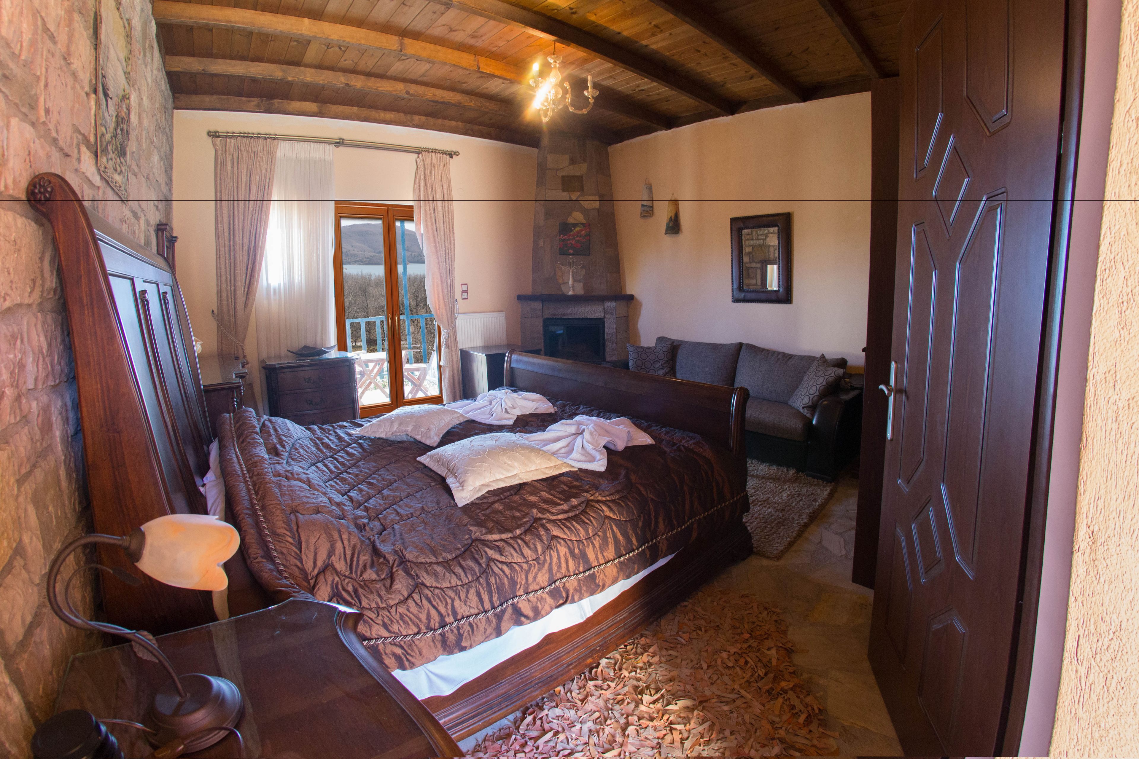 Junior Suite, Balcony, Lake View | 1 bedroom, premium bedding, in-room safe, desk