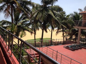 Balcony - Oasis Beach Resort (Negombo)