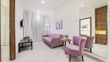 Apartment | In-room safe, desk, soundproofing, cribs/infant beds