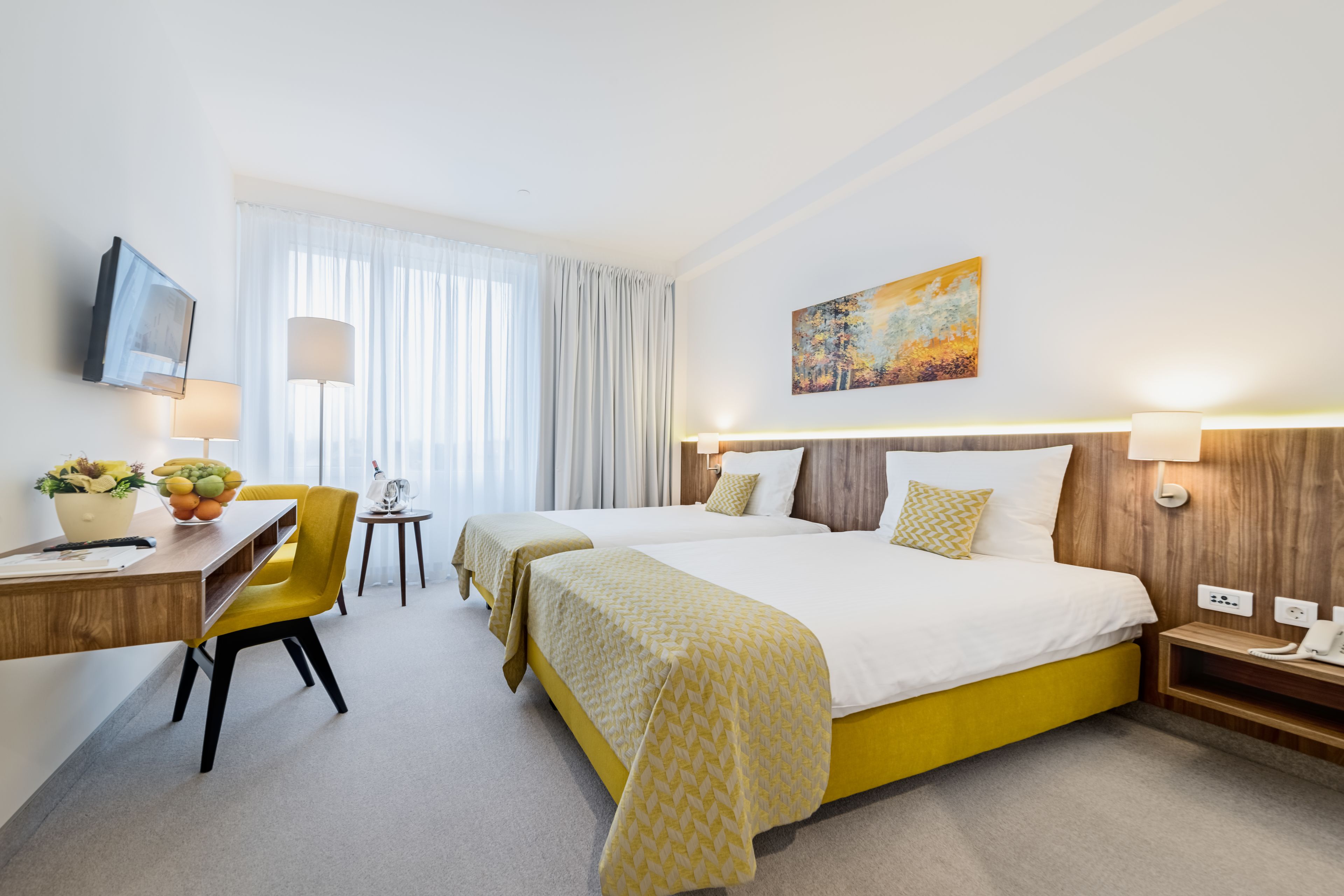 Standard Twin Room | In-room safe, desk, soundproofing, cribs/infant beds