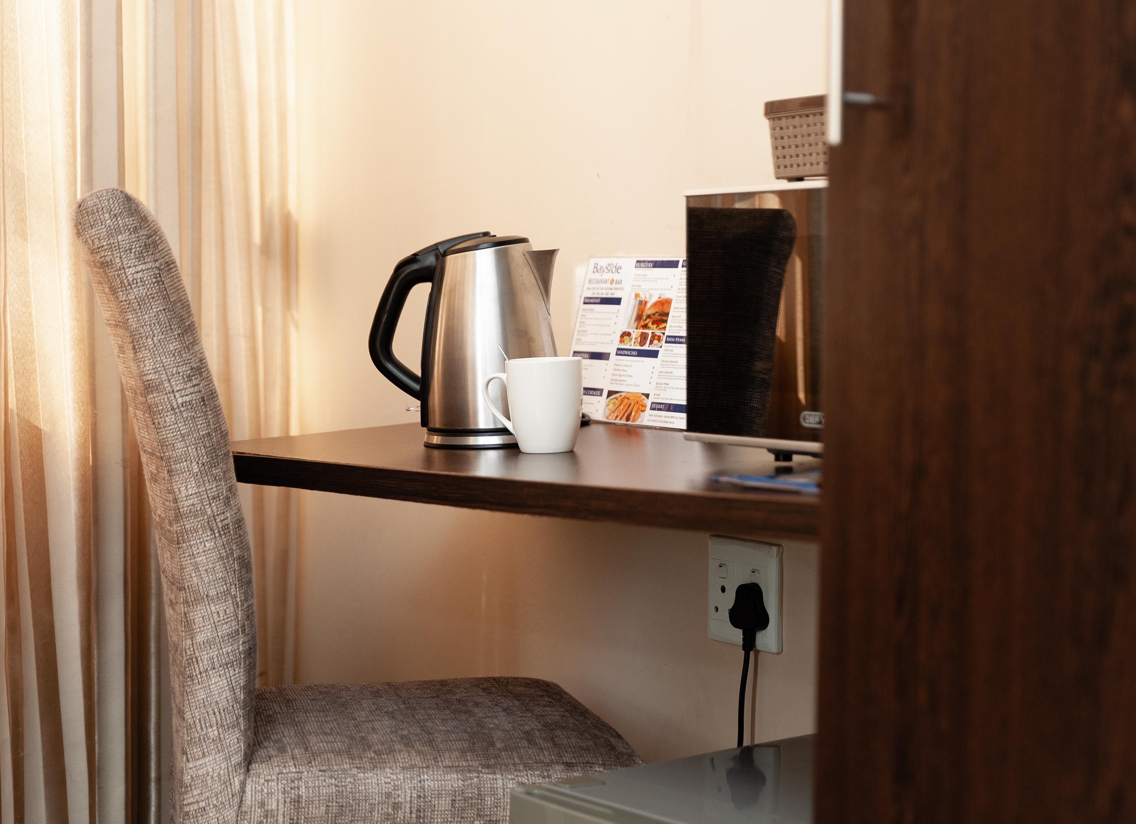 double room | 1 bedroom, minibar, desk, blackout curtains