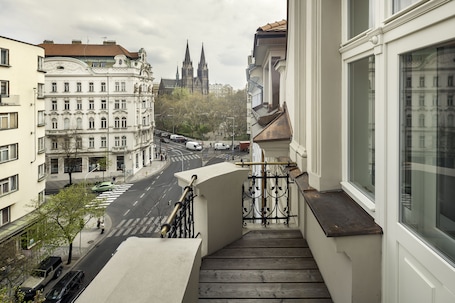 Superior Suite | Street view