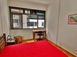 2 chambres, bureau, fer et planche à repasser, Wi-Fi gratuit