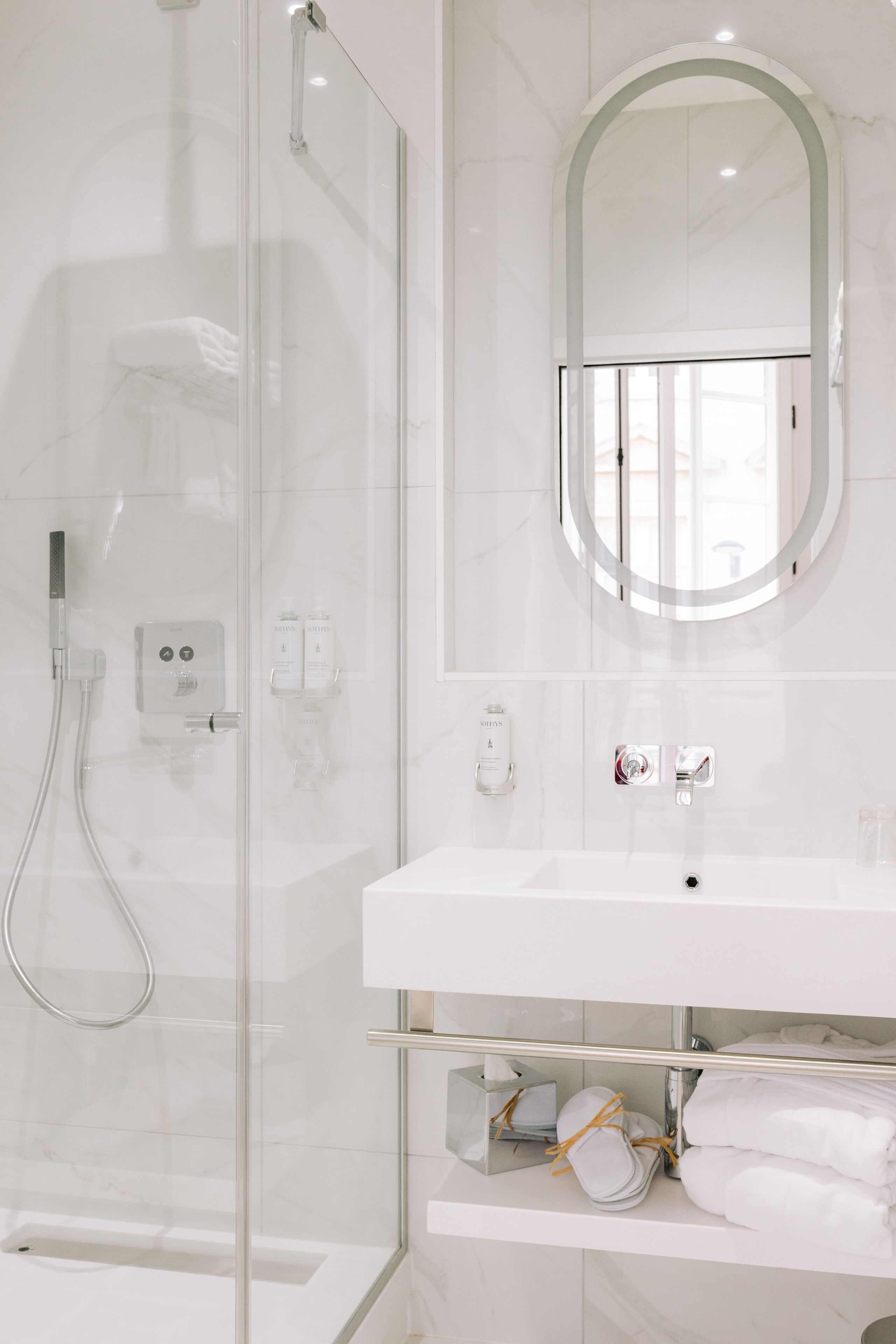 deluxe double room | bathroom | shower, eco-friendly toiletries, hair dryer, slippers