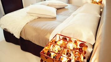 1 bedroom, premium bedding, minibar, iron/ironing board