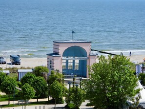 在海滩、4 间海滩酒吧