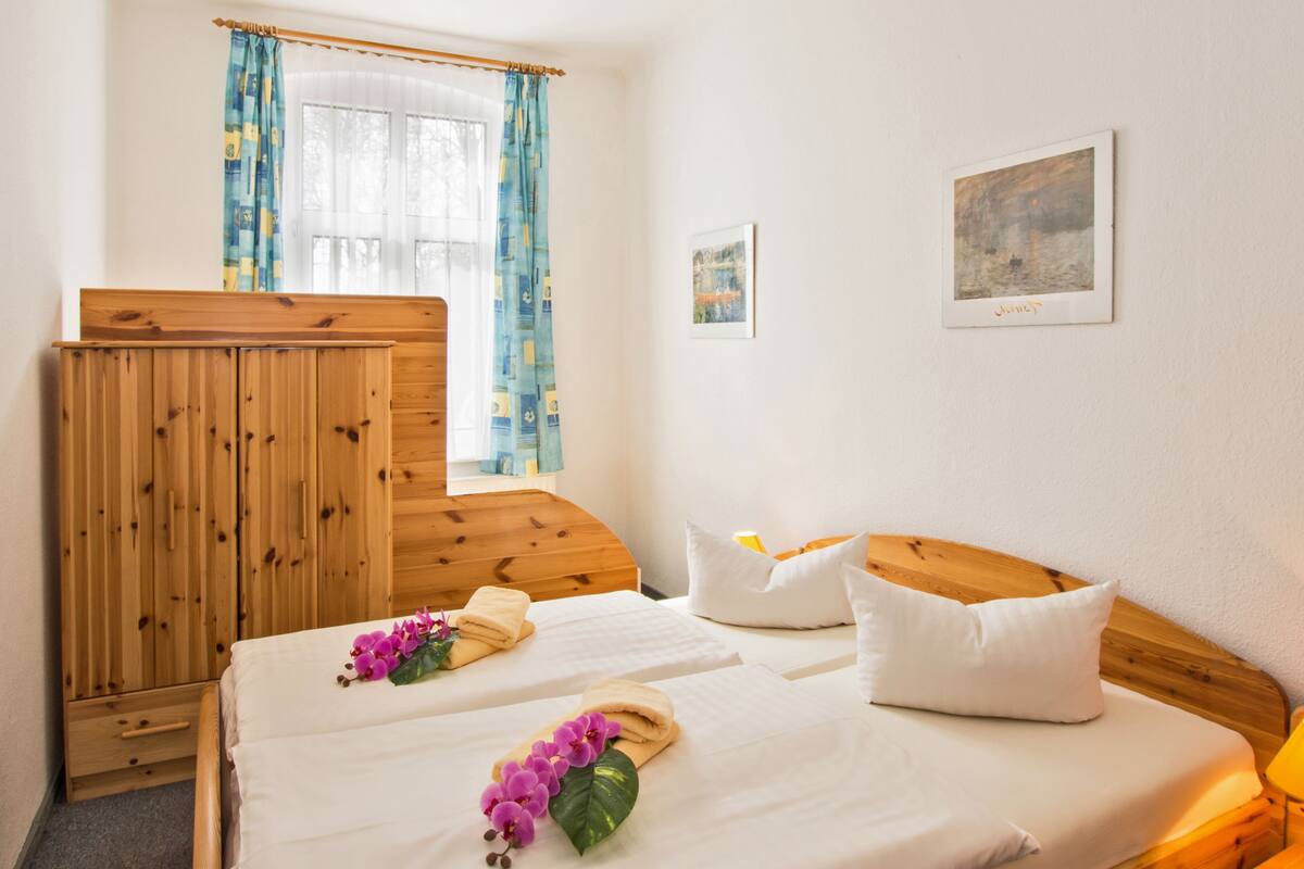 Basic Apartment (Jade) | 1 bedroom, hypo-allergenic bedding, free WiFi, bed sheets