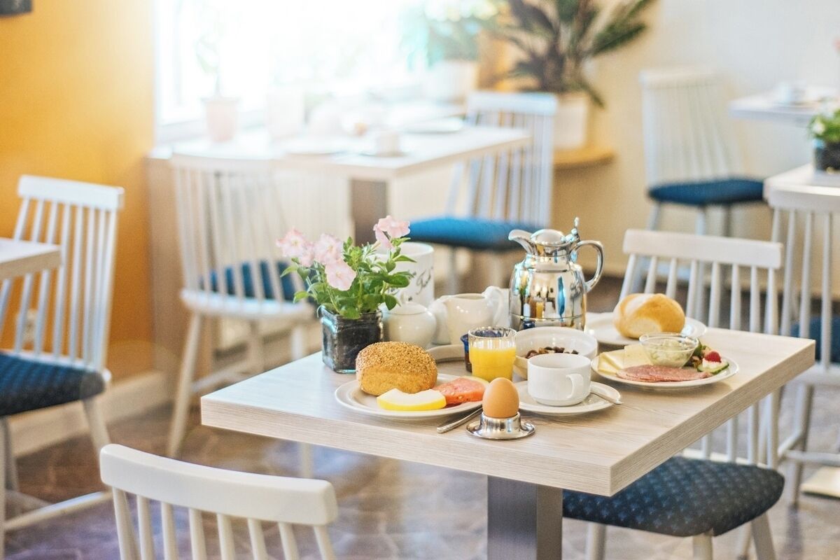 Petit déjeuner buffet servi tous les jours en supplément
