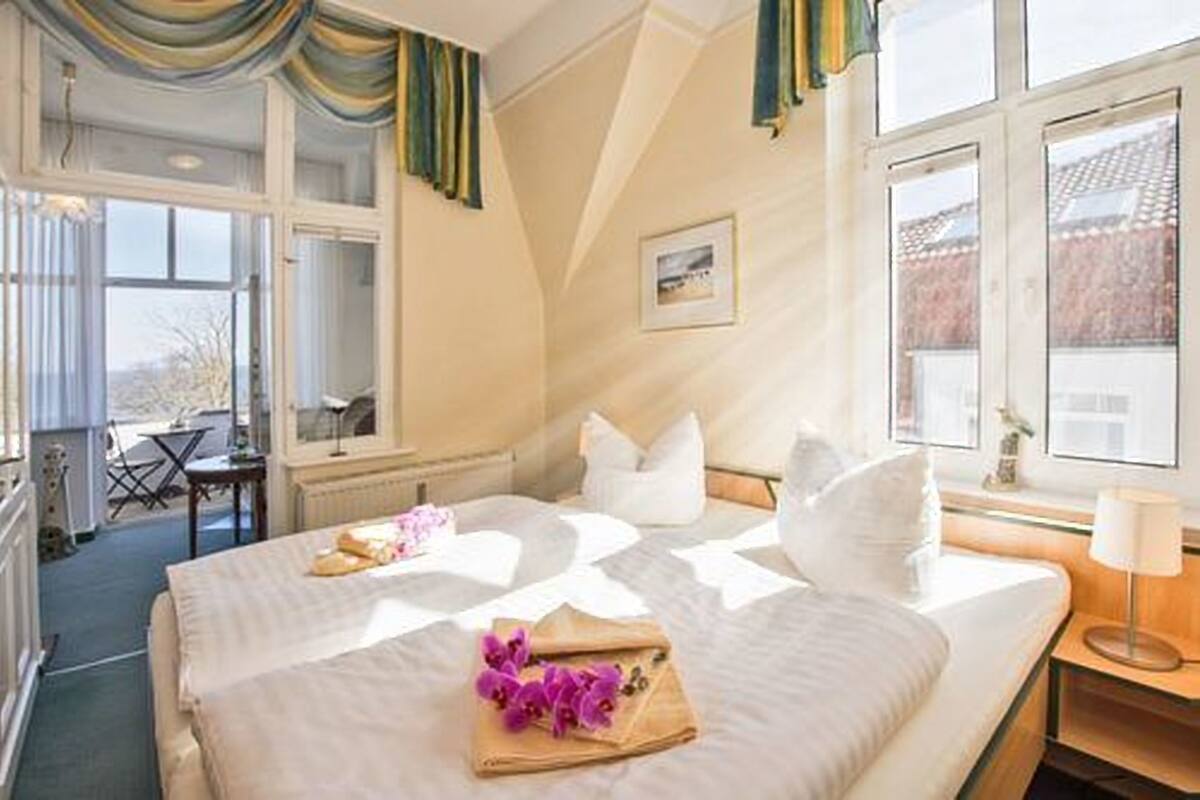 Doppelzimmer "Komfort" zur Meerseite | Hypo-allergenic bedding available, WiFi (free), bed sheets