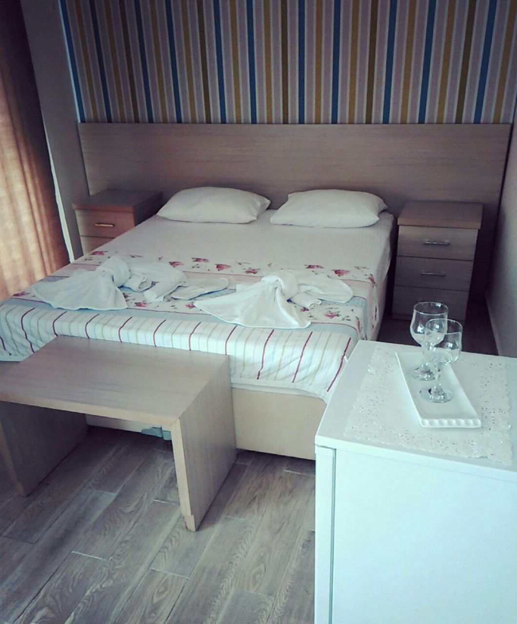 Minibar, nôi (giường cho trẻ sơ sinh) miễn phí 