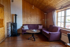 Condo, 2 Bedrooms | Living area