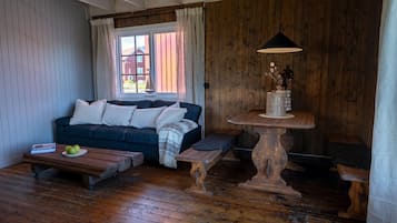 Standard Condo, 1 Bedroom | Living area