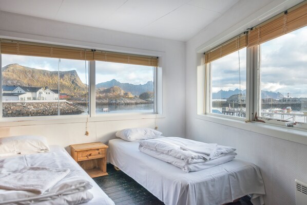 Economy Room, Shared Bathroom