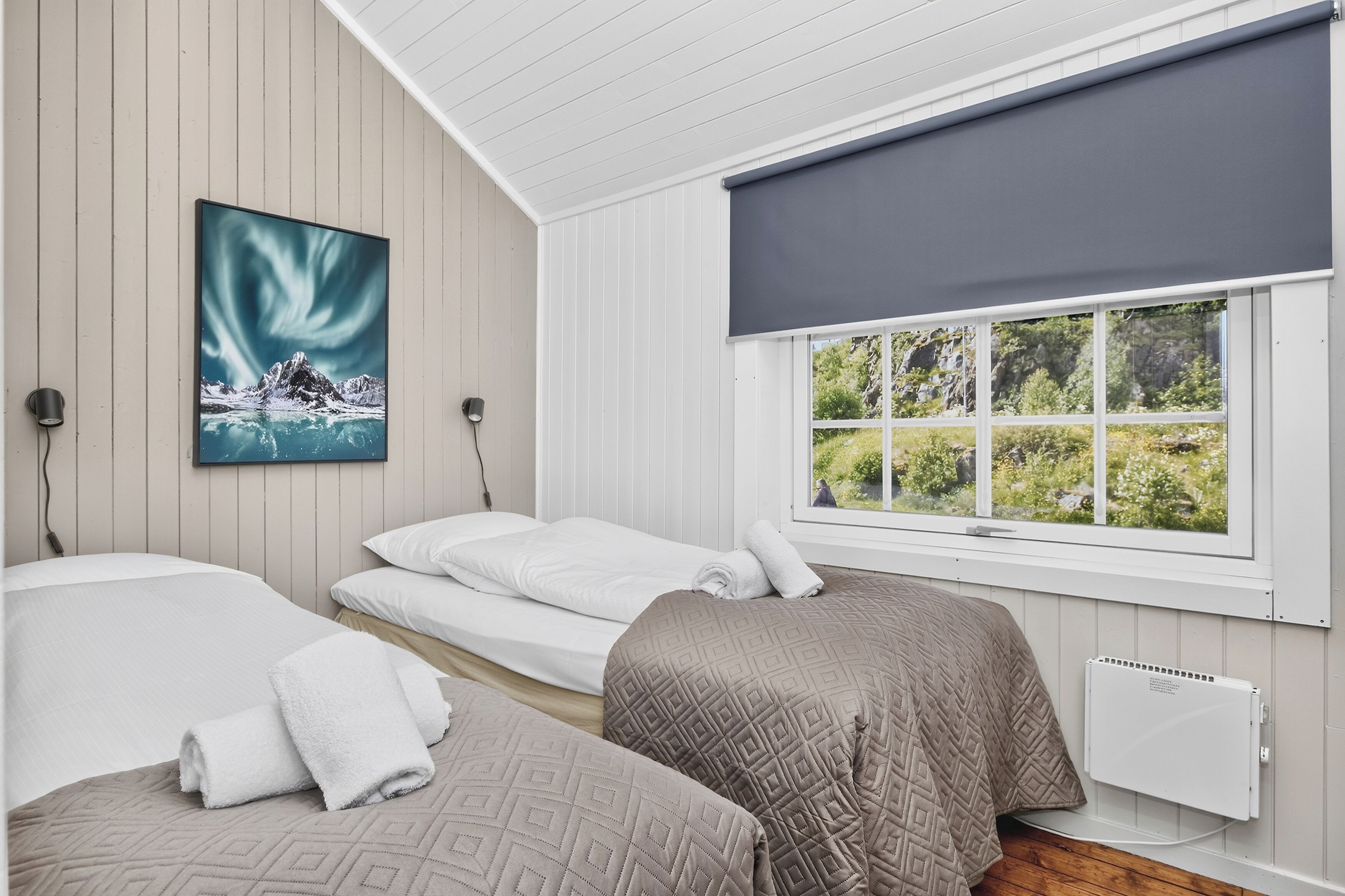 Decoración individual, mobiliario individual, wifi gratis y ropa de cama