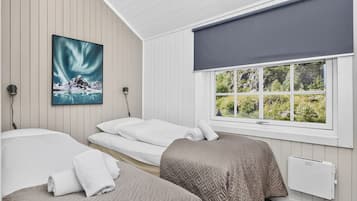 Decoración individual, mobiliario individual, wifi gratis y ropa de cama
