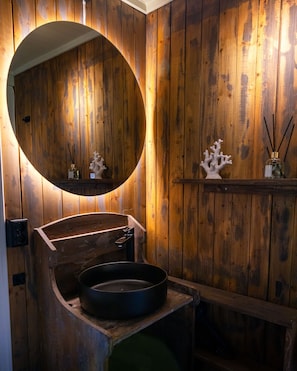 Standard Condo, 1 Bedroom | Bathroom | Shower, heated floors, towels, toilet paper