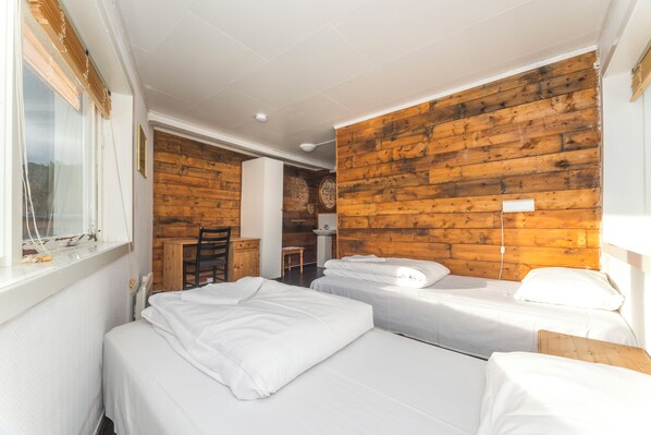 Economy Room, Shared Bathroom | 1 bedroom, individually decorated, individually furnished, free WiFi