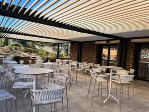 Bar (en el alojamiento)