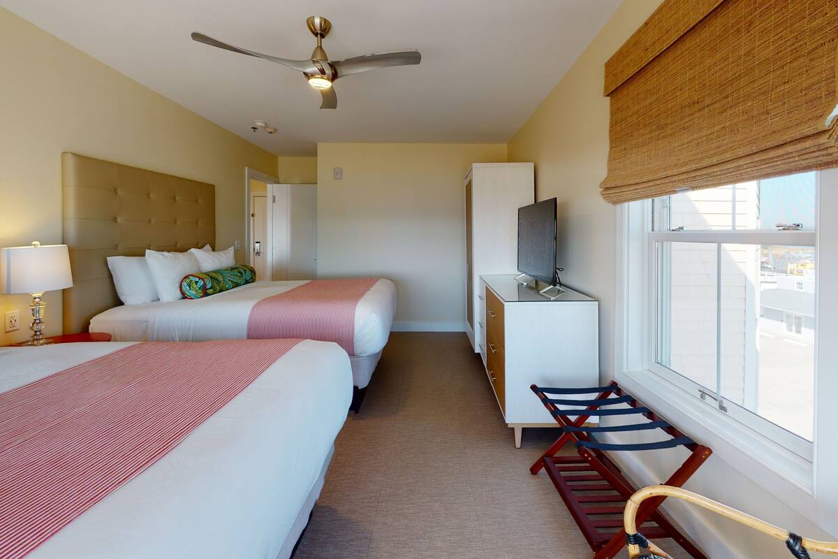 State Beach Pavilion Suite | 房內夾萬、遮光窗簾/窗簾、熨斗/熨衫板、免費 Wi-Fi