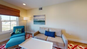 Watch Hill LIghthouse Suite | In-room safe, blackout drapes, iron/ironing board, free WiFi - The Hotel Maria (Westerly)