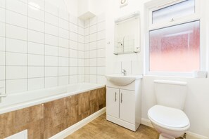 Apartment | Bathroom