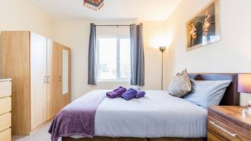 Apartment | 2 bedrooms, blackout curtains, iron/ironing board, free WiFi
