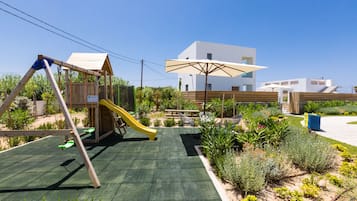 Children’s play area – outdoor
