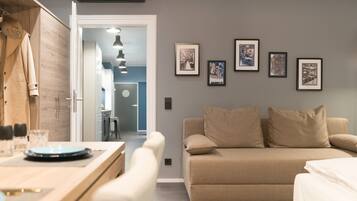 Apartment, 3 Bedrooms | Room amenity