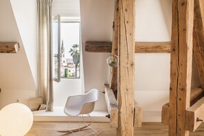 Junior Suite, Park View | Living area