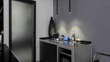 Luxury Suite, Balcony, City View | Minibar