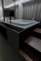 Private spa tub