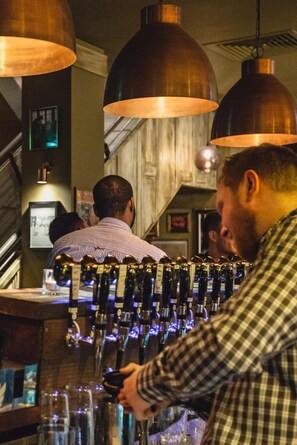 Bar (on property) - Clarendon Suites (Dublin)